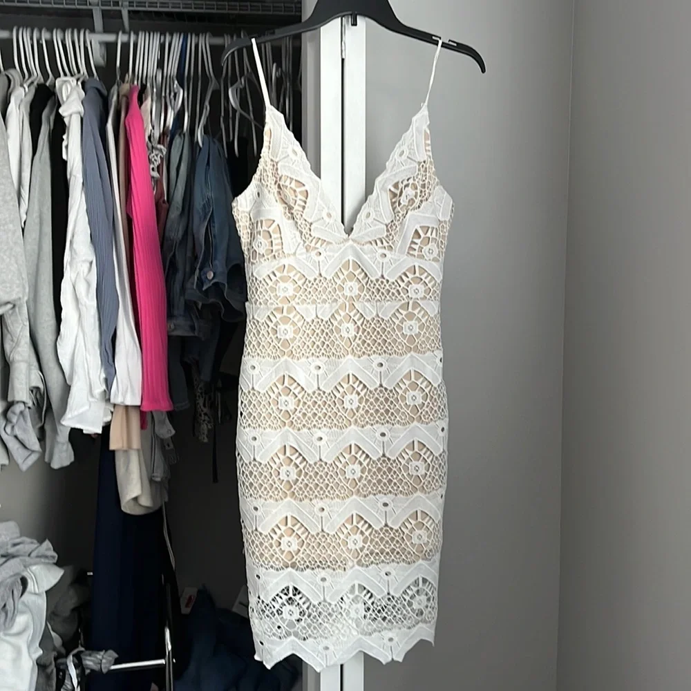 Lulu’s White & Beige Lace Dress, worn once - Picture 2 of 7